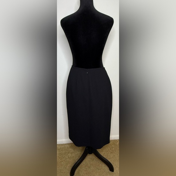 Jones Studio black pencil skirt fully lined with zipper back knee length size 4 - Picture 6 of 7